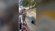 Policía india echa a Ed Sheeran de concierto improvisado en la calle por no tener permiso