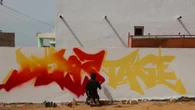 Grafitis para sensibilizar sobre el cáncer de mama o próstata en Senegal