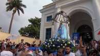 Devotos veneran en procesión a la Virgen de Regla en vísperas del día de la Patrona de Cuba