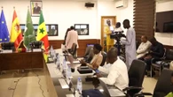 Albares visita Dakar para abordar la crisis migratoria