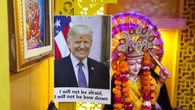 Un grupo de radicales hindúes rezan por la salud de Donald Trump