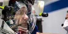 Dos jóvenes españoles, un hombre y una mujer, nuevos astronautas de la Agencia Espacial Europea