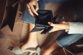 DWP claimants hit by £400 payment delays 'on cliff-edge of poverty'