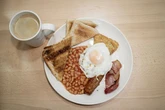 Brit orders full English breakfast in Spain and is gobsmacked by price