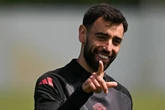 Man Utd news: Bruno Fernandes shows true colours in training as trio put on transfer list