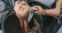 Hairdresser accidentally soaks client in water – but client gets wild revengeBeauty