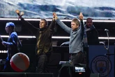Oasis show descends into chaos as major fight breaks out at Toronto reunion gig
