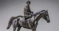 Bronze Frankie Dettori statue worth £18,500 stolen in smash and grab on London galleryFrankie Dettori