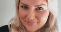 Hairdresser’s predictive text blunder leaves her dad thinking she’s a prostitute