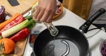 Using one type of oil when cooking 'lowers heart disease risk'