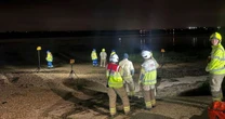 Man gets stuck in mud while kayaking and uses genius way to call for help and save his life