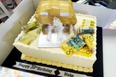 Baker angers 'Karen' customers with 'cocaine cake' complete with chopped up white lines