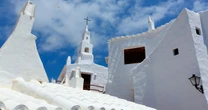 Holiday hotspot threatens to ban tourists after previously telling them to only visit after 11am