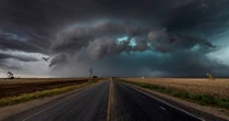 LiveAlabama tornado LIVE: 'Deadly' tornado downs power lines as it approaches major US city