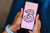 Major UK phone network down as customers 'can't make or receive calls'