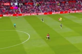Emi Martinez commits 'outrageous' challenge that results in a red – 'what is he doing'