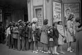 'Time traveller' in 1941 photo sparks frenzy as people convinced he's holding iPad