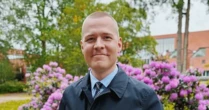 Eemeli Peltonen: MP, 30, 'kills himself' in Finland parliament building