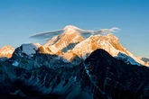 Mount Everest horror as around 1,000 trapped after major blizzard