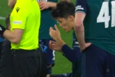 Arsenal physio whips out mirror for star on pitch and fans can't stop laughing