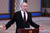 Vladimir Putin strops in public as he rages 'I do not even understand what you are talking about'