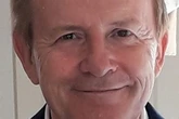 Crime writer hit with £100 fine for stopping to buy ticket in ‘daylight robbery’