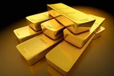 Gold price hits record high as people invest during global economic chaos