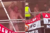 Man Utd fan dances naked on scaffolding in Bilbao as worker demands he gets off