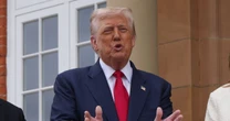 Donald Trump mocked as bagpipes drown him out in front of Keir StarmerVIDEO