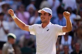 Wimbeldon fans fill centre court with boos as Arthur Fery announcement made