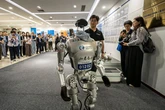 AI-powered assault rifles modified for horror humanoid Chinese robots as WW3 fears grow