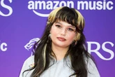 Lola Young collapses on stage during song and is carried off by medics - 'really scary'