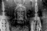 Shroud of Turin 'does not show face of Jesus' – in fact he never touched it says study