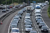 Brits get stuck on M25 during heatwave - then something amazing happens