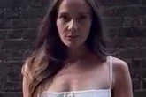 Gordon Ramsay's daughter slips into teeny bikini to flaunt jaw-dropping abs