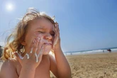 Mum's 'ultimate' method to put sunscreen on kids is simple and mess-free