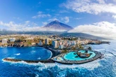 Paraglider plummets to his death at holiday hotspot in Tenerife horror