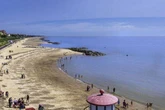 Tourists label sandy beach one of the UK's worst despite some claiming it's a 'jewel'