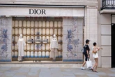 Huge UK high street fashion brand suffers sales slump as bosses cut staff