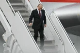 Putin health fears as Russia's leader limps off plane on way to Trump meeting