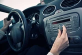 I'm a car expert - drivers should never touch one button in car