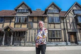 Official William Shakespeare impersonator quits after being accused of making racist remarks