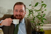 Conman sold fake tea as 'Queen's favourite' to luxury hotels and shops