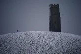 UK snow 'to be heavier than expected' with '5cm per hour' on way