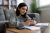 Universal Credit claimants with mobile phones urged to act now for 'hundreds' off bill