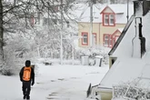 UK snow upgraded to 'six days of blizzards' with 5cm an hour being dumped