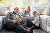State pensioners being handed £3,900 bonus from DWP with payments 'speeding up'