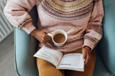 DWP handing people who struggle reading free £749 payments