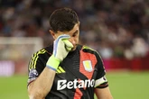 Emi Martinez's stance on Man Utd transfer revealed as big clubs 'queue up' for Aston Villa star