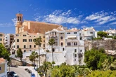 Warning for UK tourists in Lanzarote and Tenerife over 4,000 accommodation spots